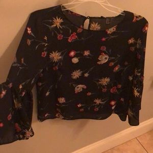 Bell sleeved work top